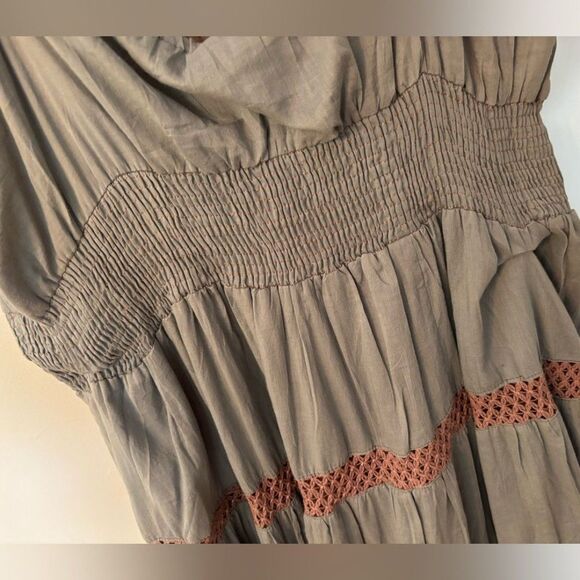 LIGHT GRAY WITH BRIWN CROCHET INSETS SIZE. XL TIERED V NECK CAMI MIDI DRESS - Picture 7 of 9